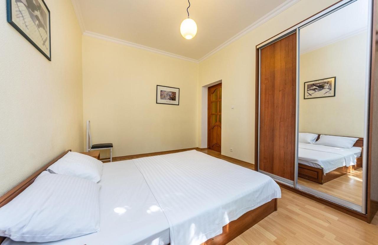 Alex Apartments Near Independence Square - Kiev المظهر الخارجي الصورة