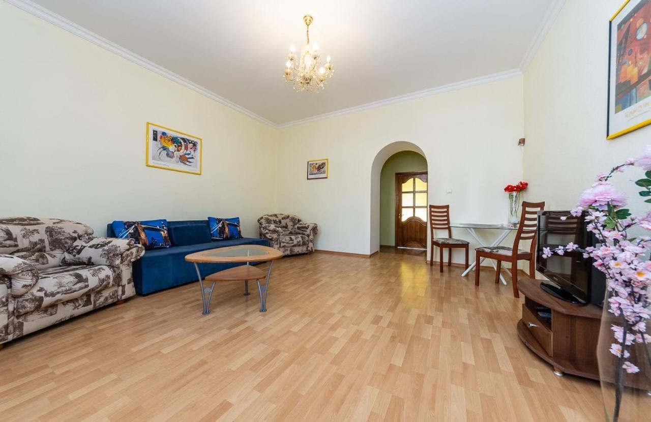 Alex Apartments Near Independence Square - Kiev المظهر الخارجي الصورة