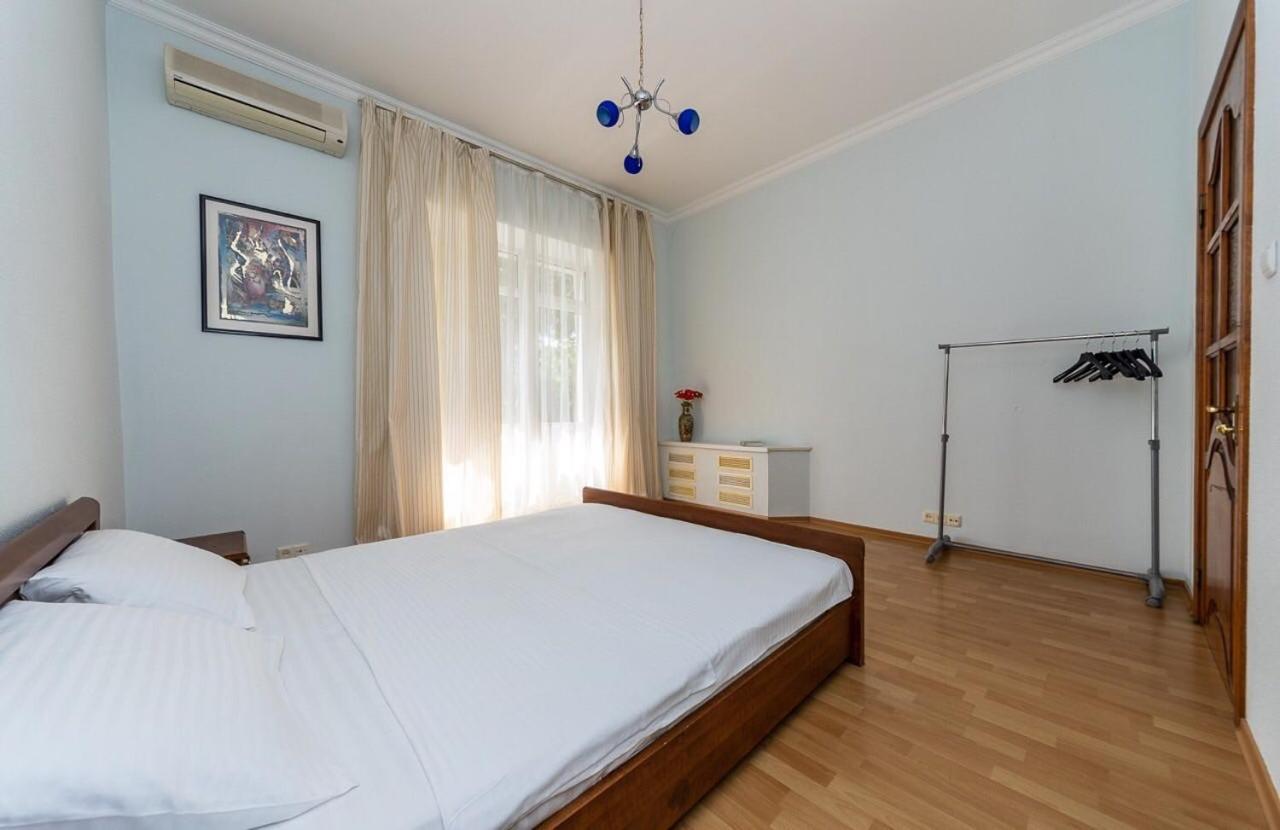 Alex Apartments Near Independence Square - Kiev المظهر الخارجي الصورة