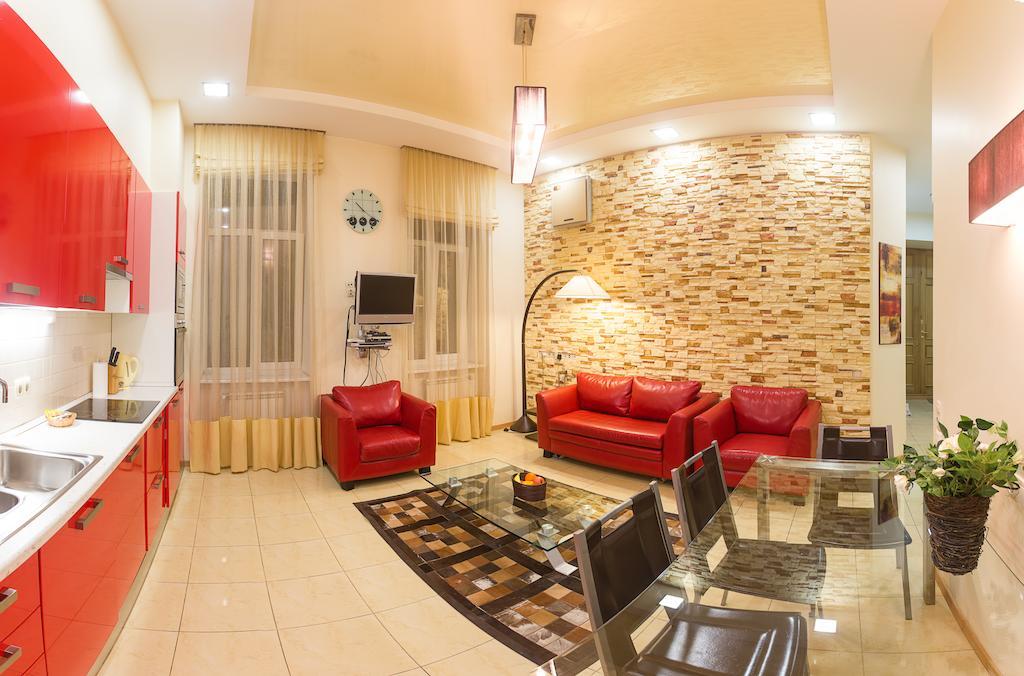 Alex Apartments Near Independence Square - Kiev الغرفة الصورة