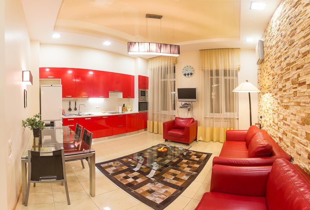 Alex Apartments Near Independence Square - Kiev الغرفة الصورة